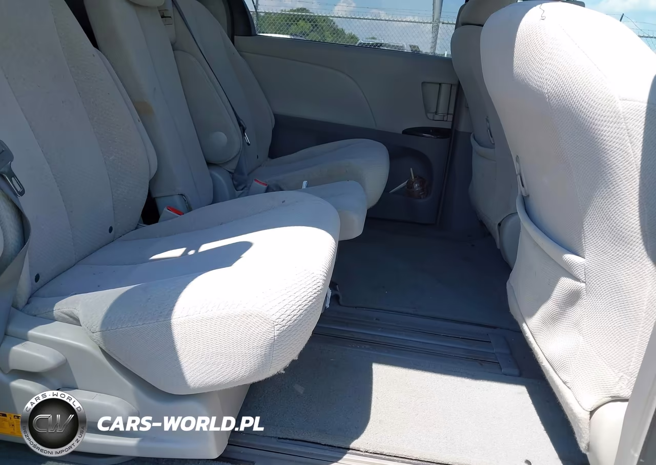 2011 Toyota Sienna Base VIN:5TDKA3DC8BS003675 - 8