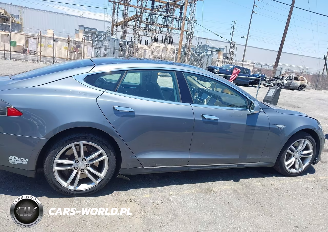 2013 Tesla Model S VIN:5YJSA1CN9DFP07706 - 13