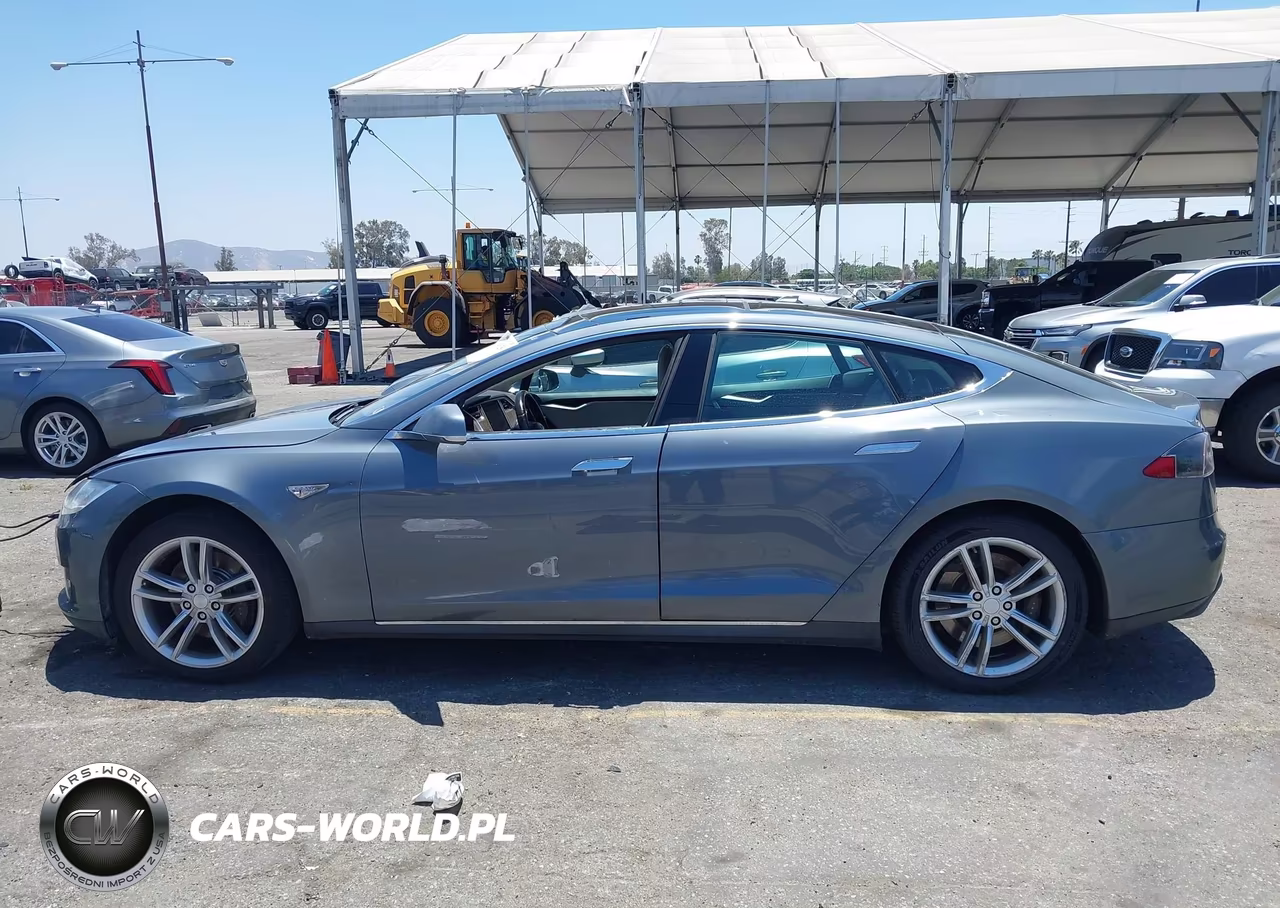 2013 Tesla Model S VIN:5YJSA1CN9DFP07706 - 14