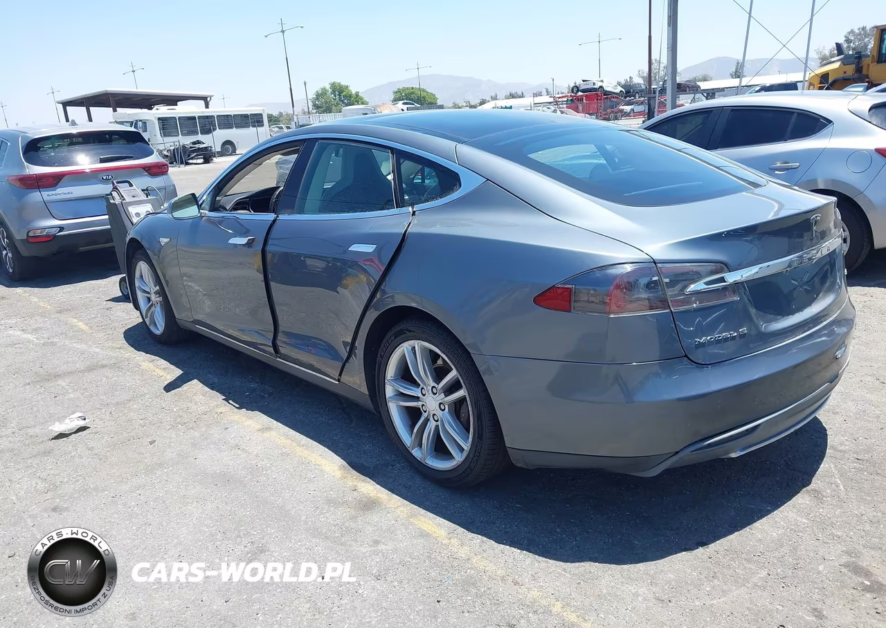 2013 Tesla Model S VIN:5YJSA1CN9DFP07706 - 3