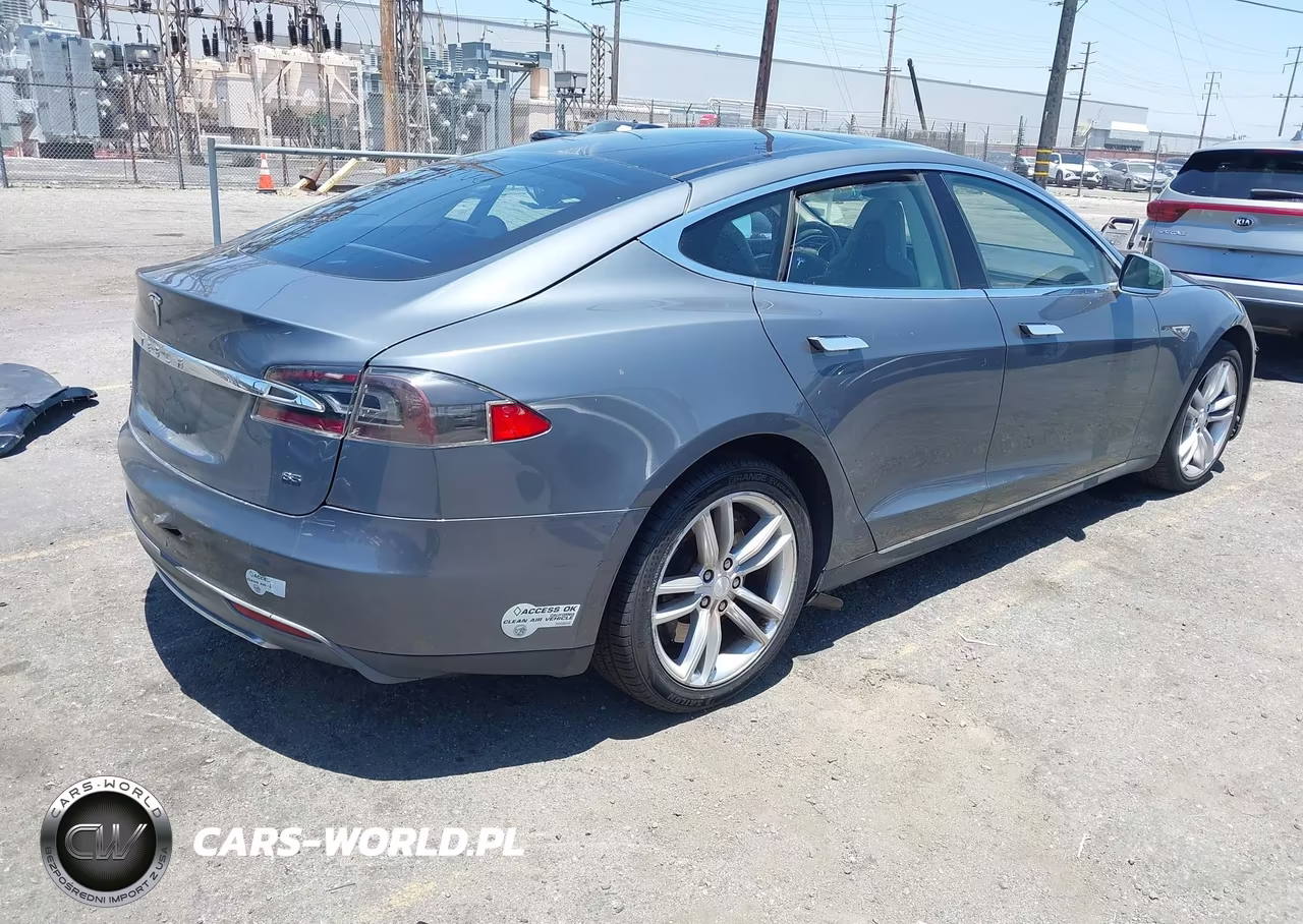 2013 Tesla Model S VIN:5YJSA1CN9DFP07706 - 4