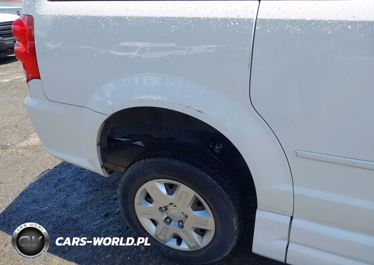 2011 Dodge Grand Caravan Express VIN:2D4RN4DG8BR723064 - 12