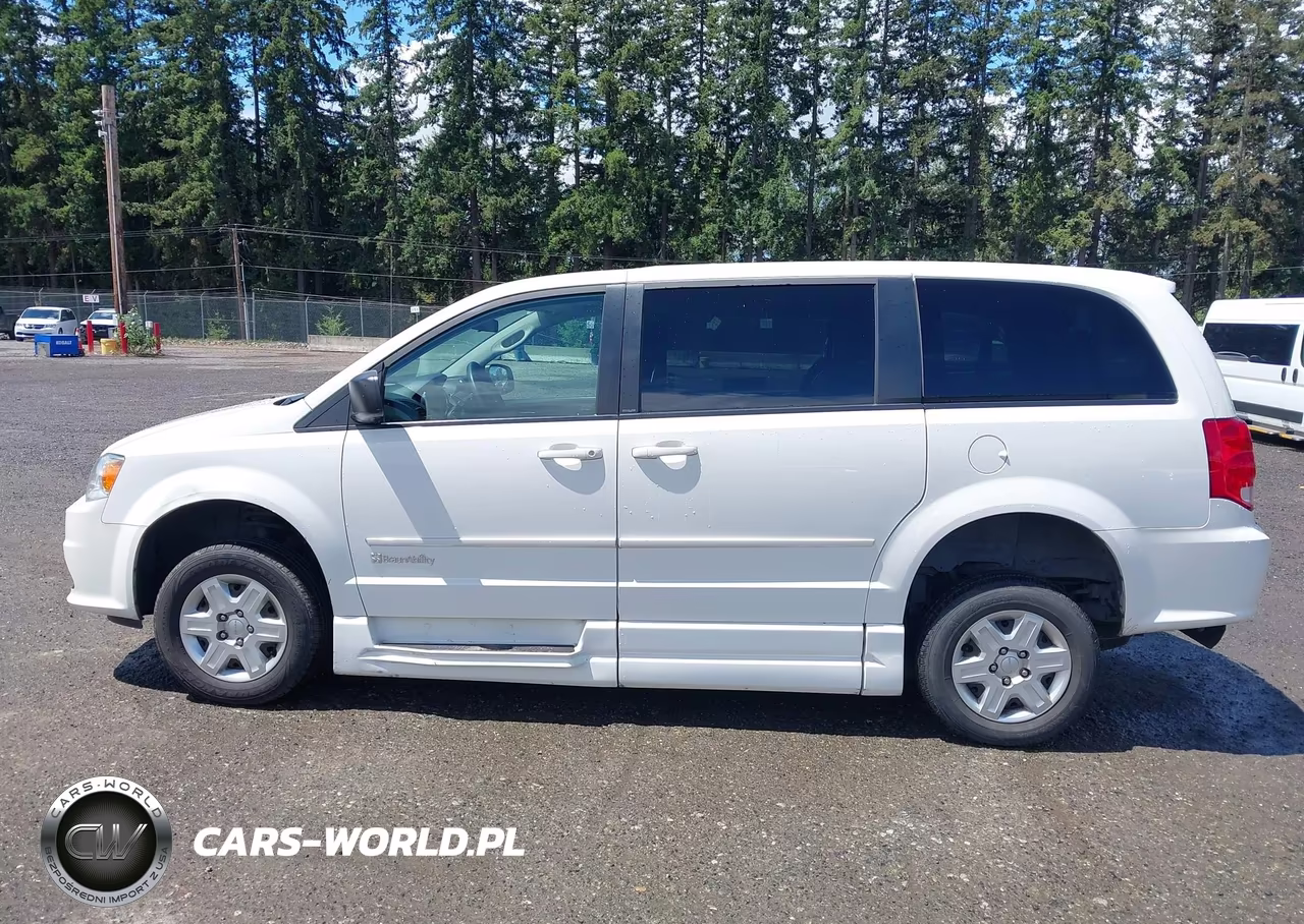 2011 Dodge Grand Caravan Express VIN:2D4RN4DG8BR723064 - 16
