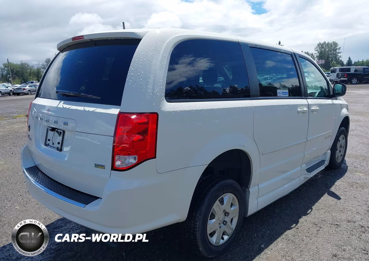 2011 Dodge Grand Caravan Express VIN:2D4RN4DG8BR723064 - 4