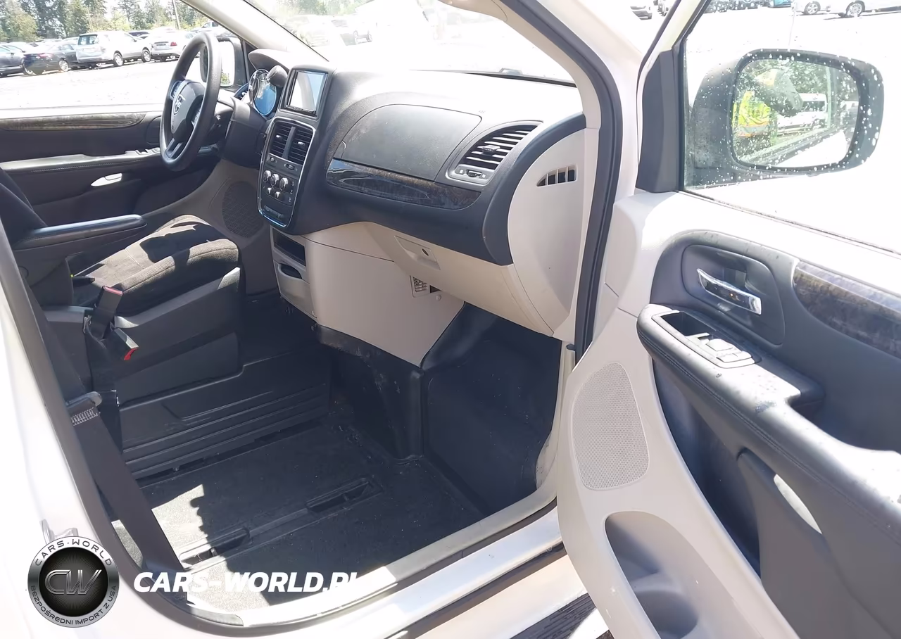 2011 Dodge Grand Caravan Express VIN:2D4RN4DG8BR723064 - 5