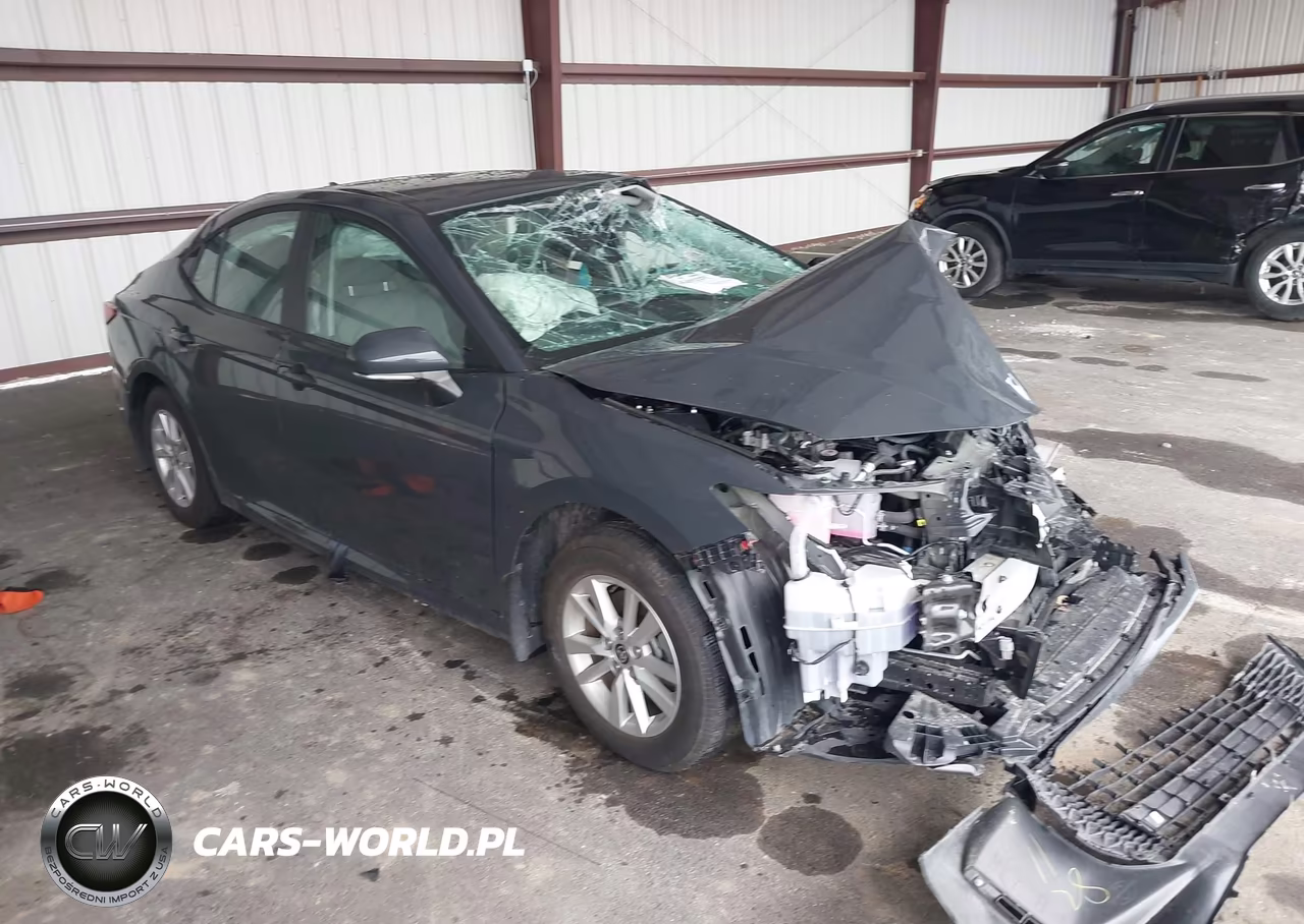 2026 Toyota Camry Le – zdjęcie 1 z 17