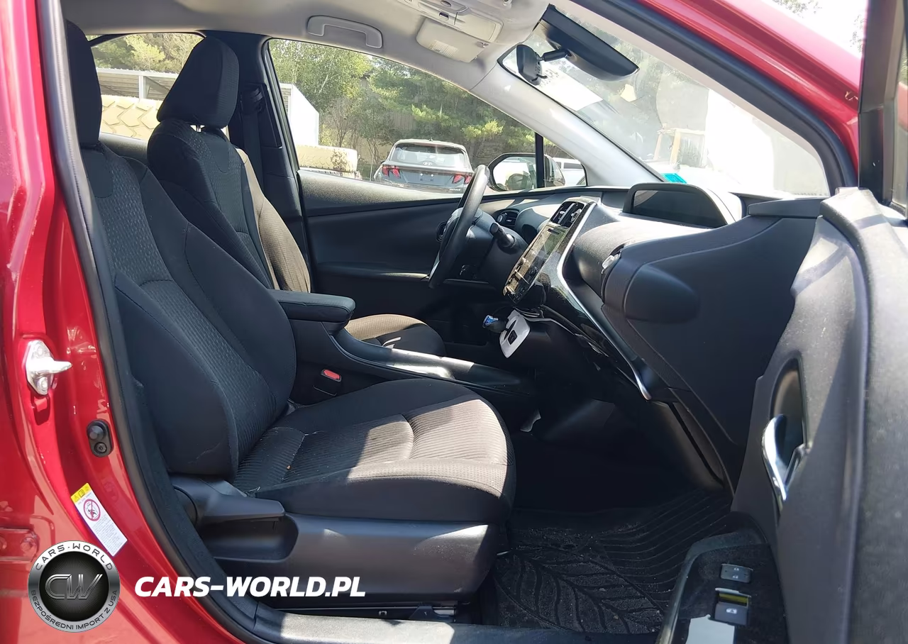 2018 Toyota Prius Two VIN:JTDKBRFU7J3063050 - 5