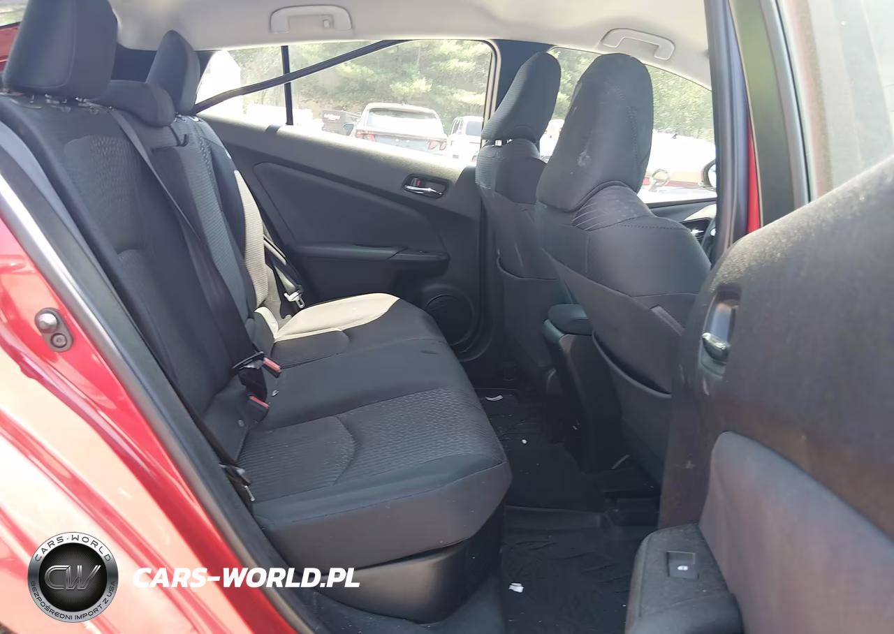 2018 Toyota Prius Two VIN:JTDKBRFU7J3063050 - 8