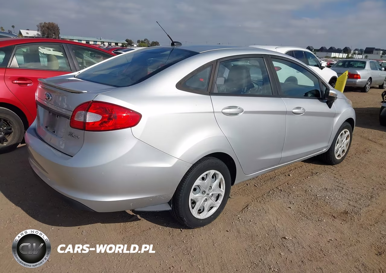 2013 Ford Fiesta VIN:3FADP4BJ2DM186109 - 4
