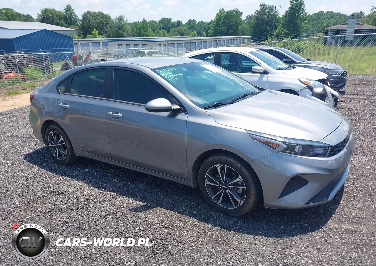 2024 Kia Forte Lxs