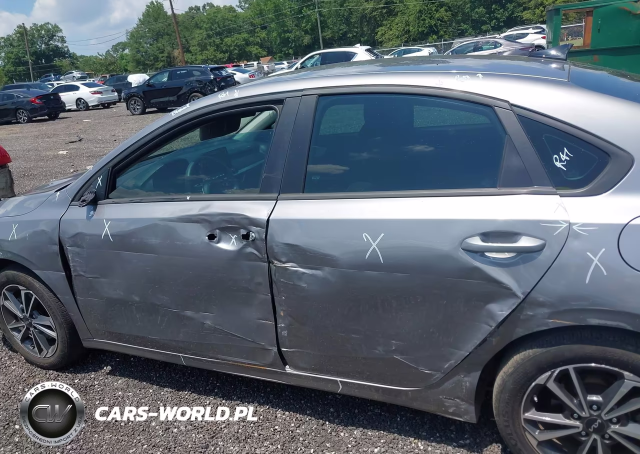 2024 Kia Forte Lxs VIN:3KPF24AD5RE824464 - 14