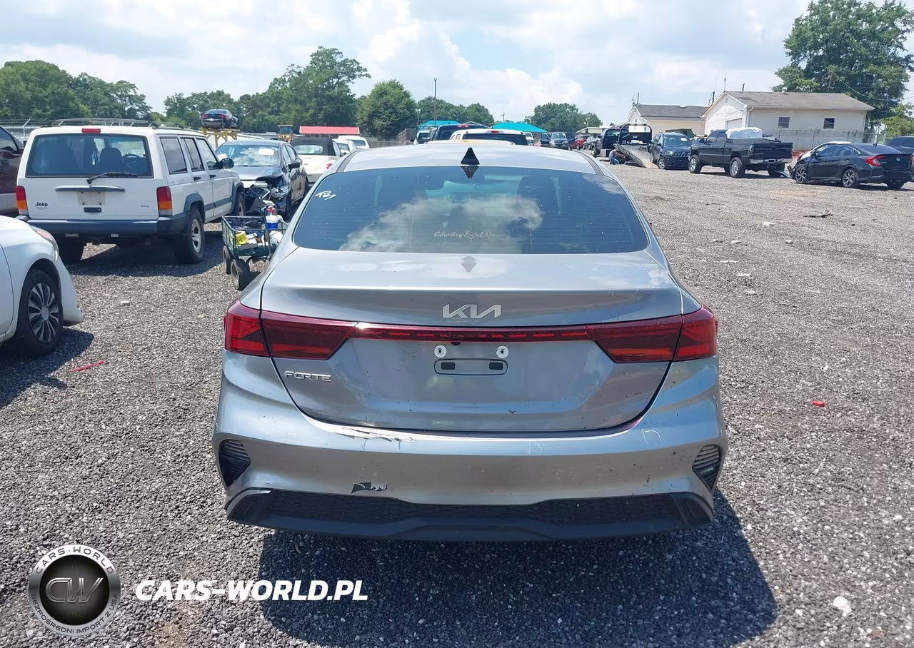 2024 Kia Forte Lxs VIN:3KPF24AD5RE824464 - 16