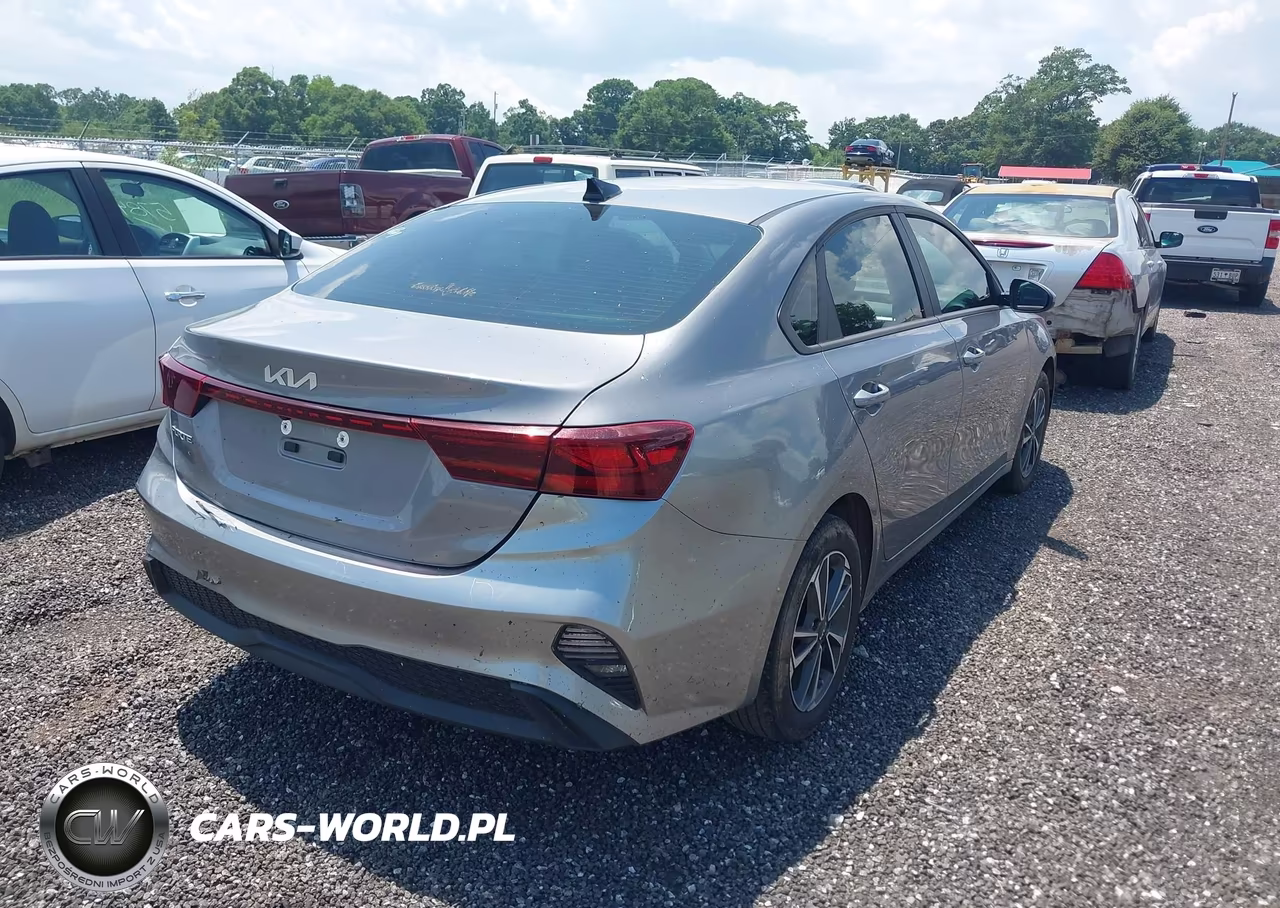2024 Kia Forte Lxs VIN:3KPF24AD5RE824464 - 4