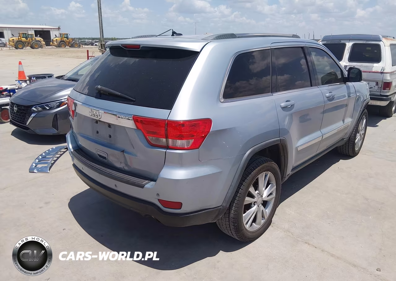 2013 Jeep Grand Cherokee Laredo VIN:1C4RJEAG0DC574552 - 4