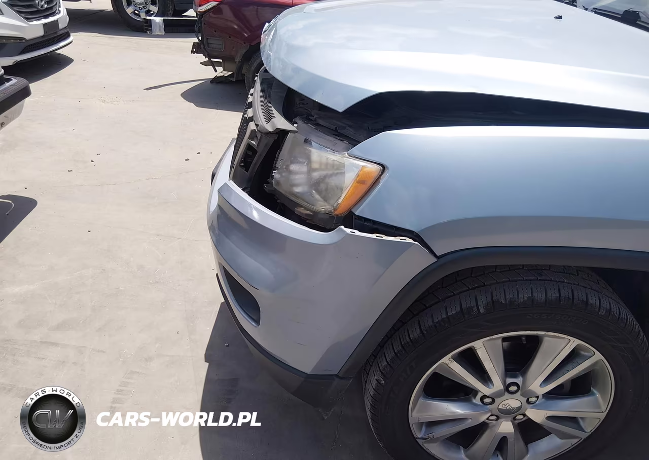 2013 Jeep Grand Cherokee Laredo VIN:1C4RJEAG0DC574552 - 6
