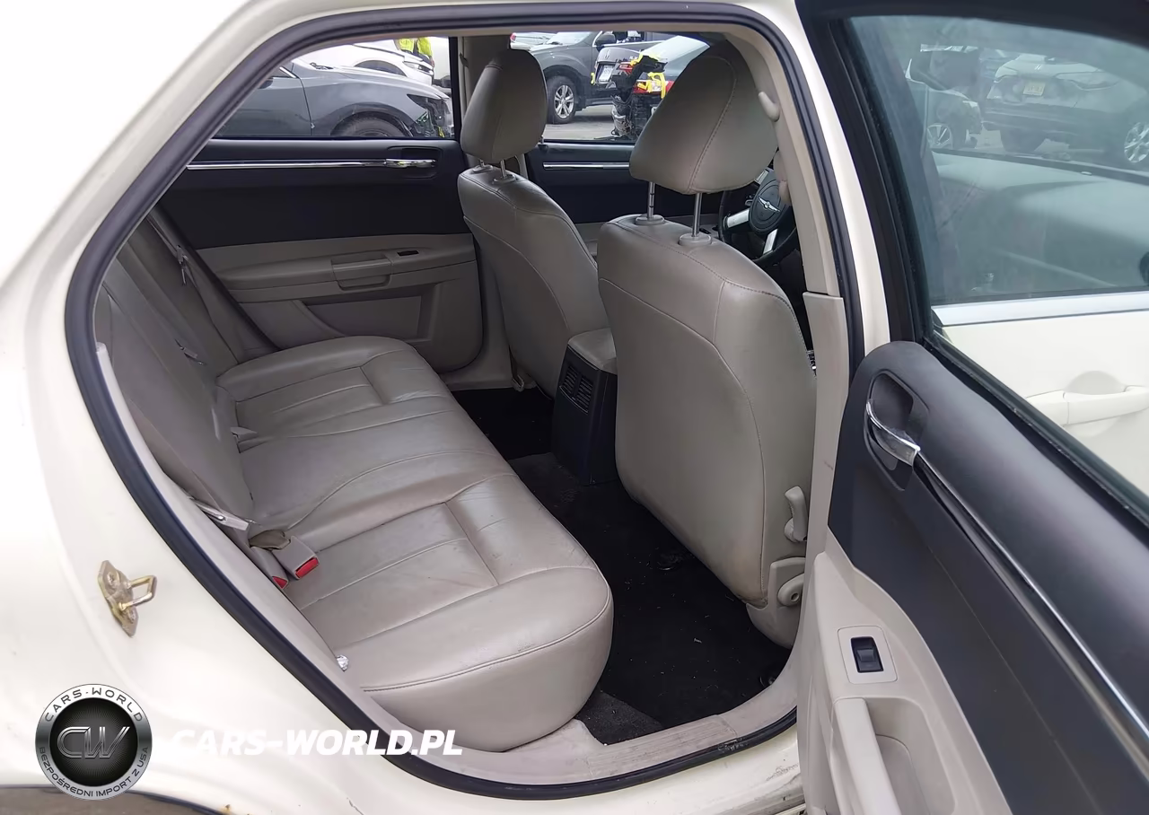 2005 Chrysler 300 Touring VIN:2C3JA53G75H688383 - 8