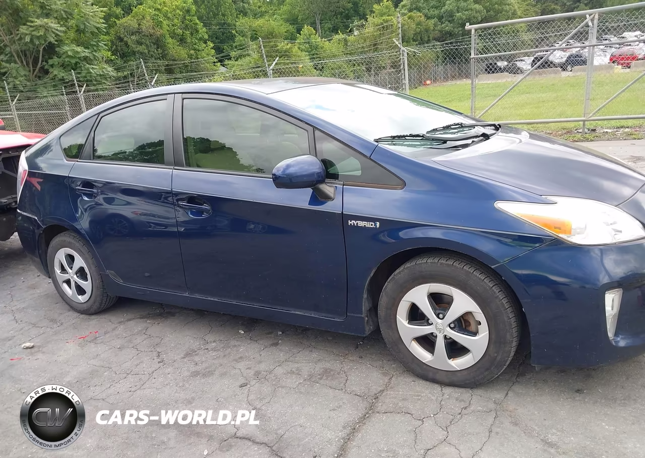 2014 Toyota Prius Three VIN:JTDKN3DU9E1846718 - 13