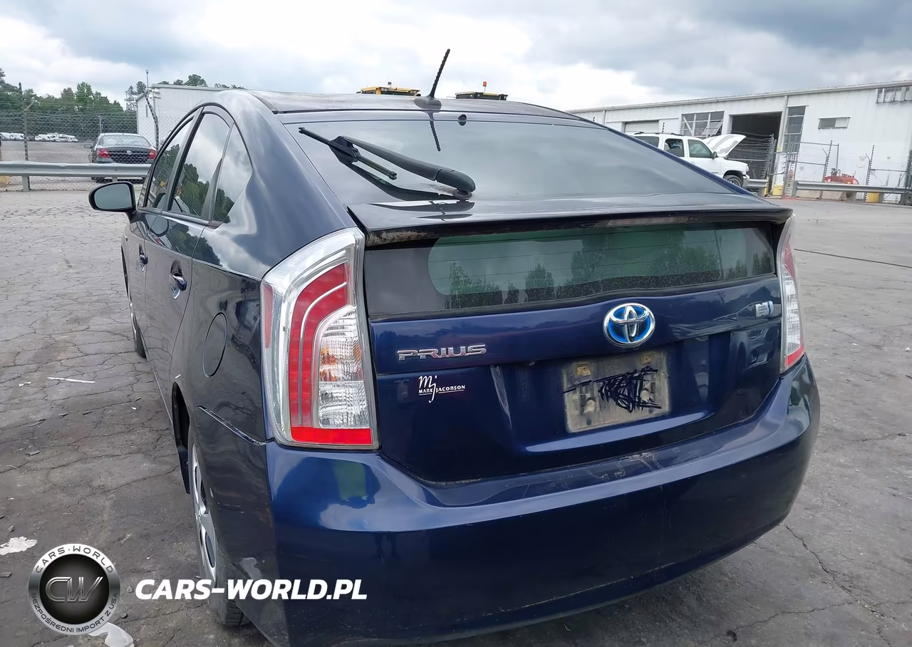 2014 Toyota Prius Three VIN:JTDKN3DU9E1846718 - 16
