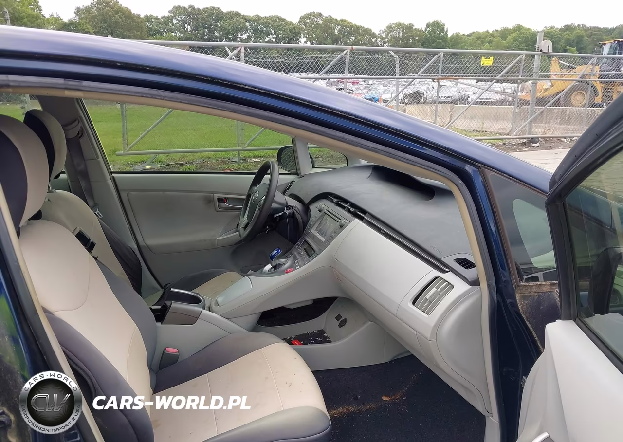 2014 Toyota Prius Three VIN:JTDKN3DU9E1846718 - 5