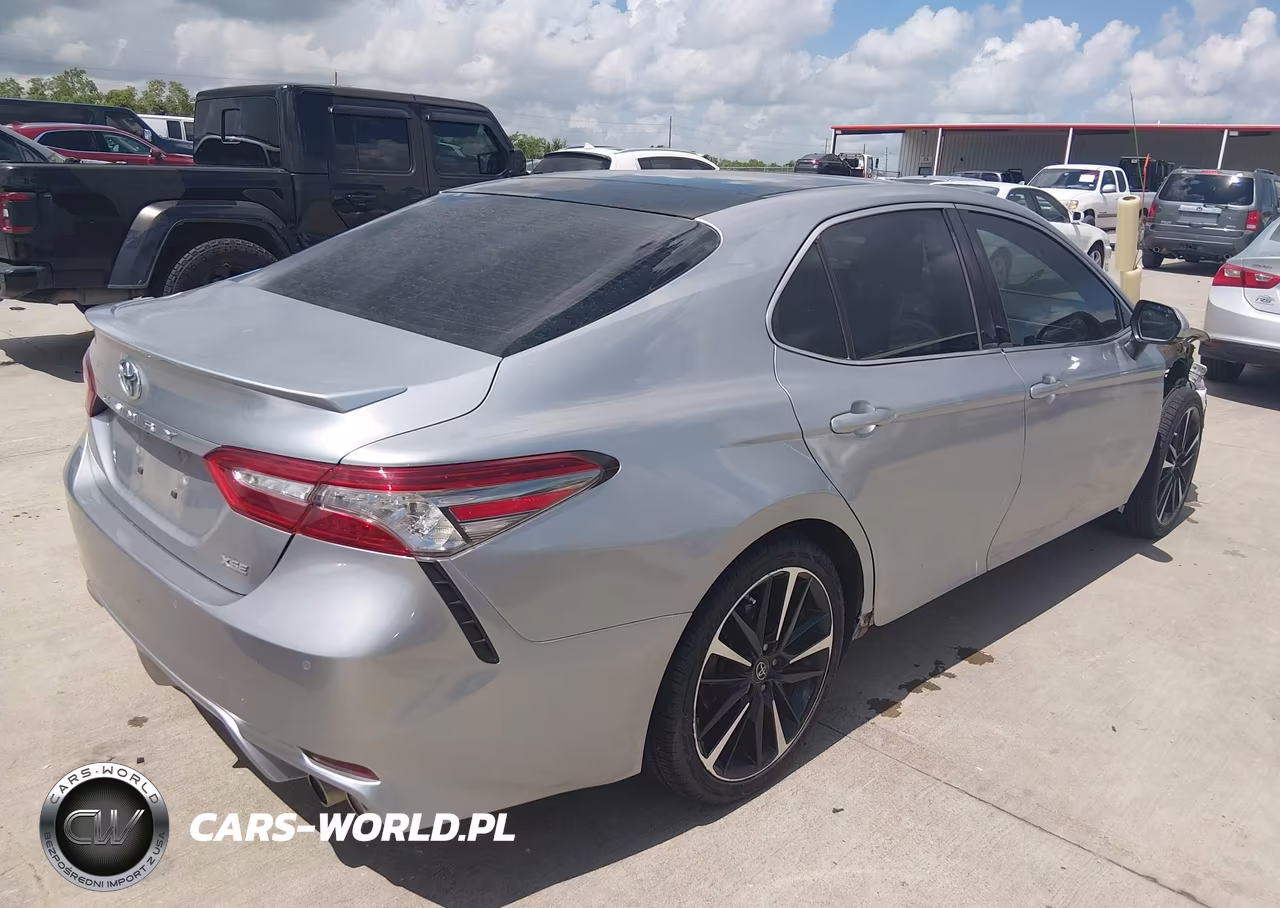 2018 Toyota Camry Xse VIN:4T1B61HK0JU149078 - 4