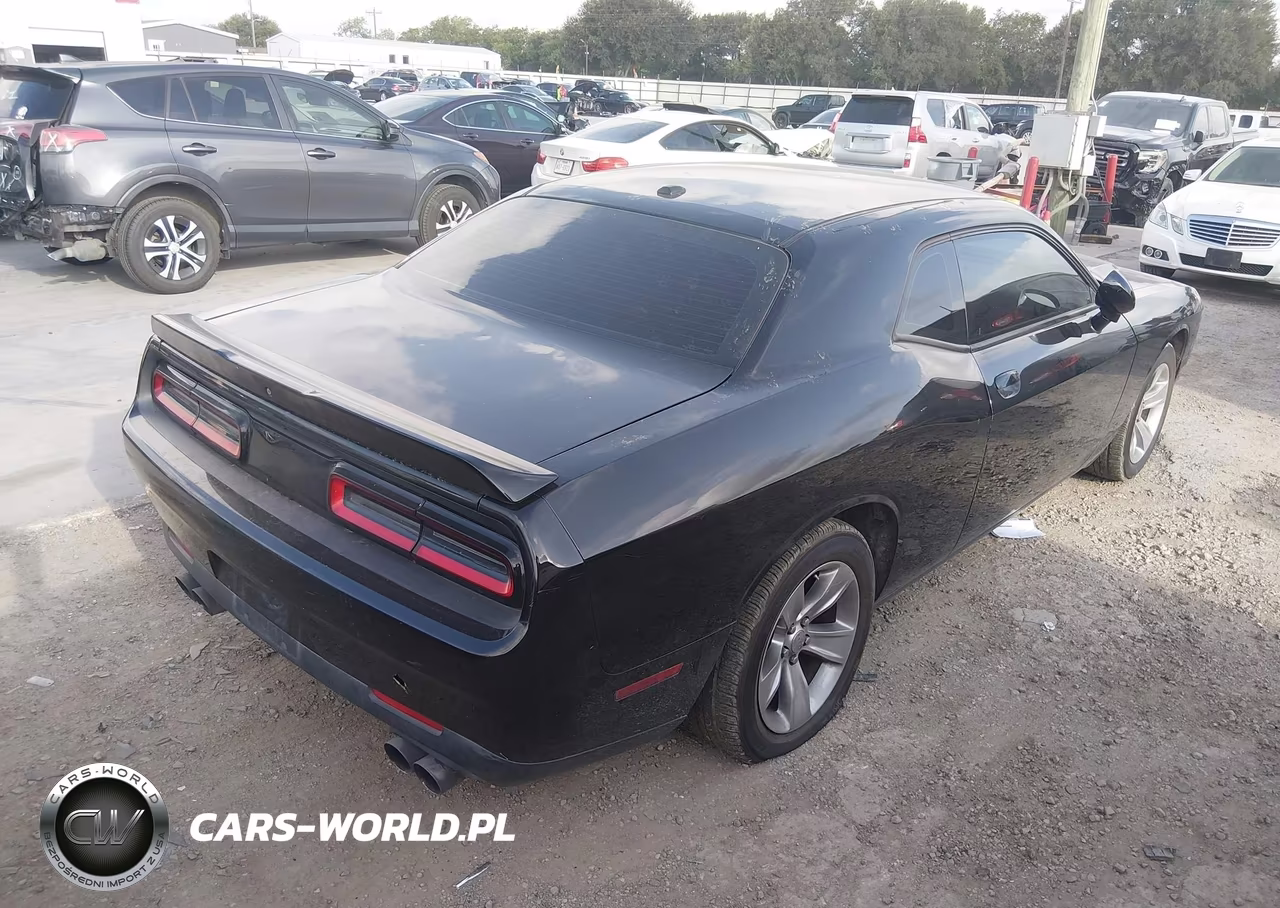 2018 Dodge Challenger Sxt VIN:2C3CDZAG3JH294853 - 4