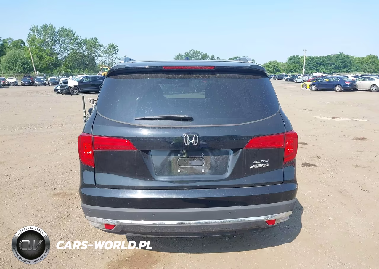 2018 Honda Pilot Elite VIN:5FNYF6H01JB033889 - 16