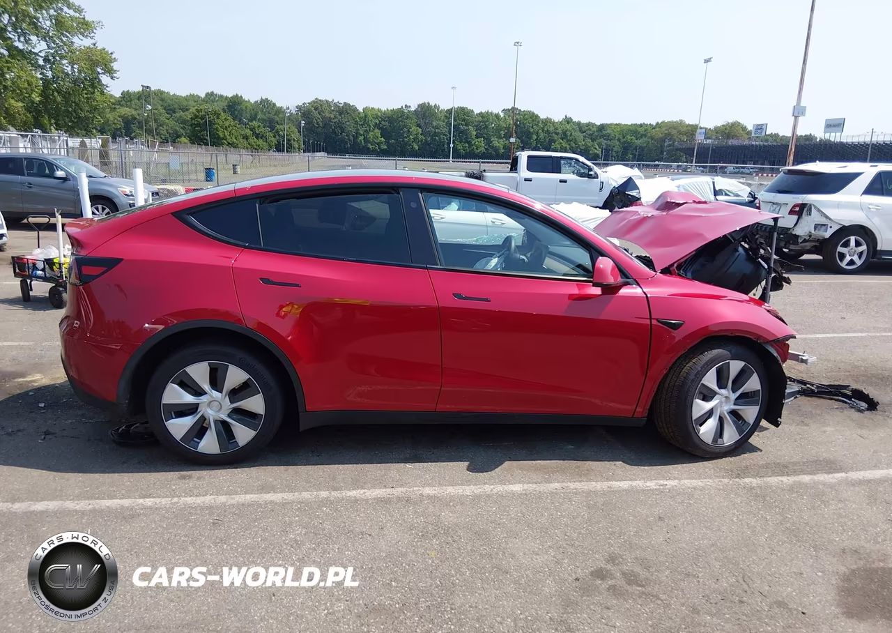 2023 Tesla Model Y VIN:7SAYGDEE3PF699472 - 13