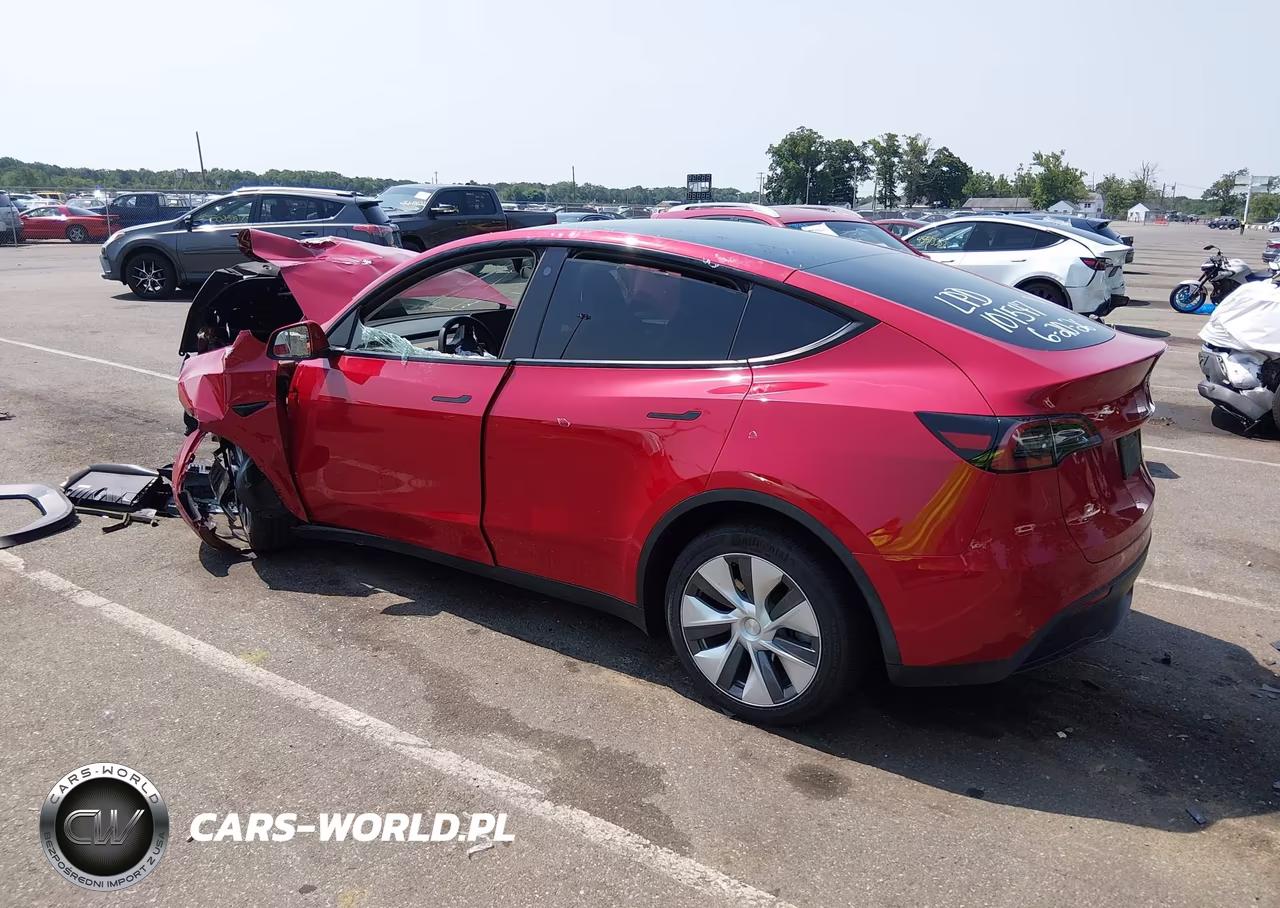 2023 Tesla Model Y VIN:7SAYGDEE3PF699472 - 3