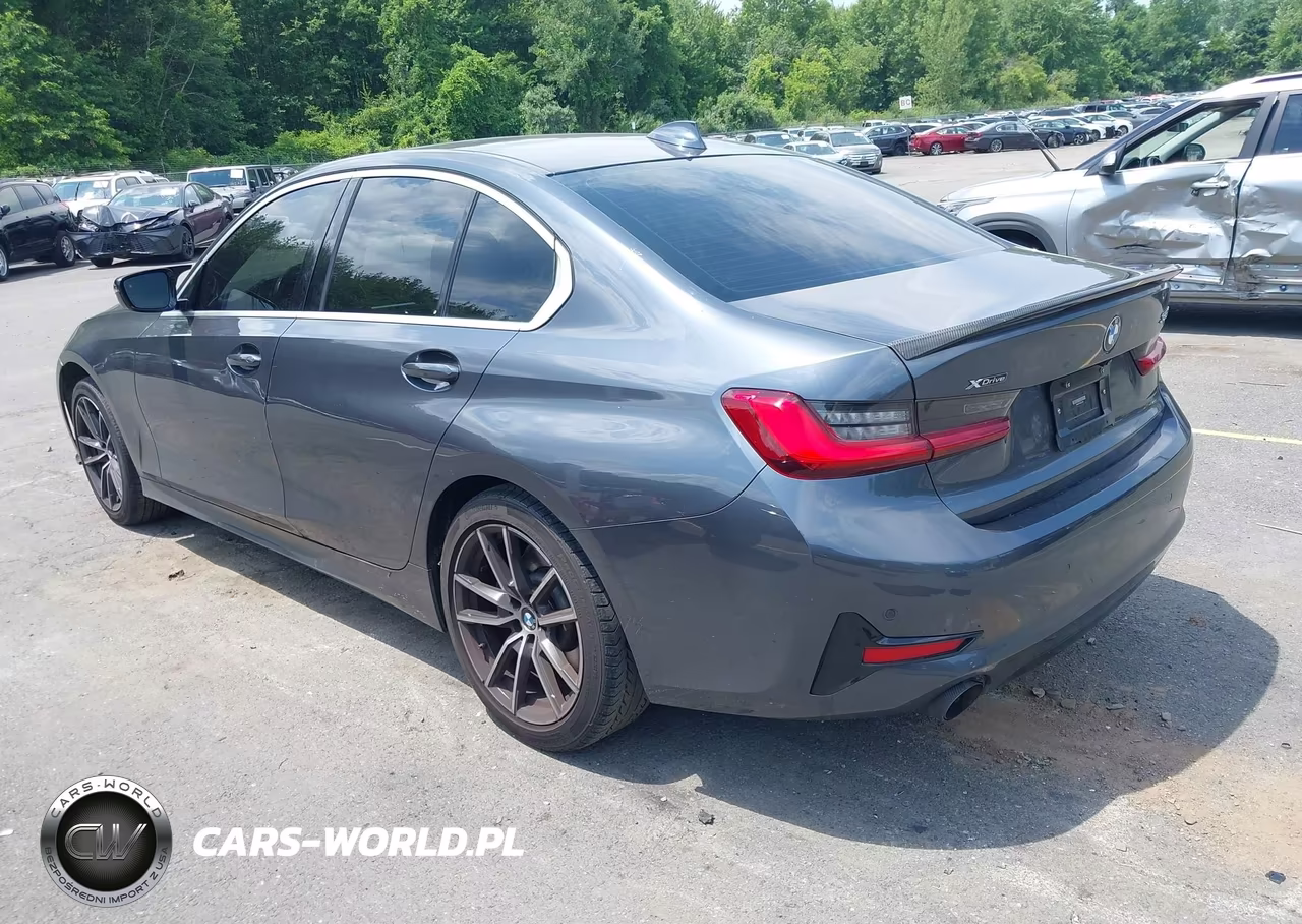 2019 BMW 330I xDrive VIN:WBA5R7C55KAJ82364 - 3