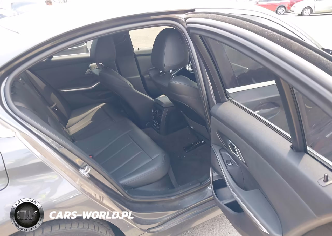 2019 BMW 330I xDrive VIN:WBA5R7C55KAJ82364 - 8