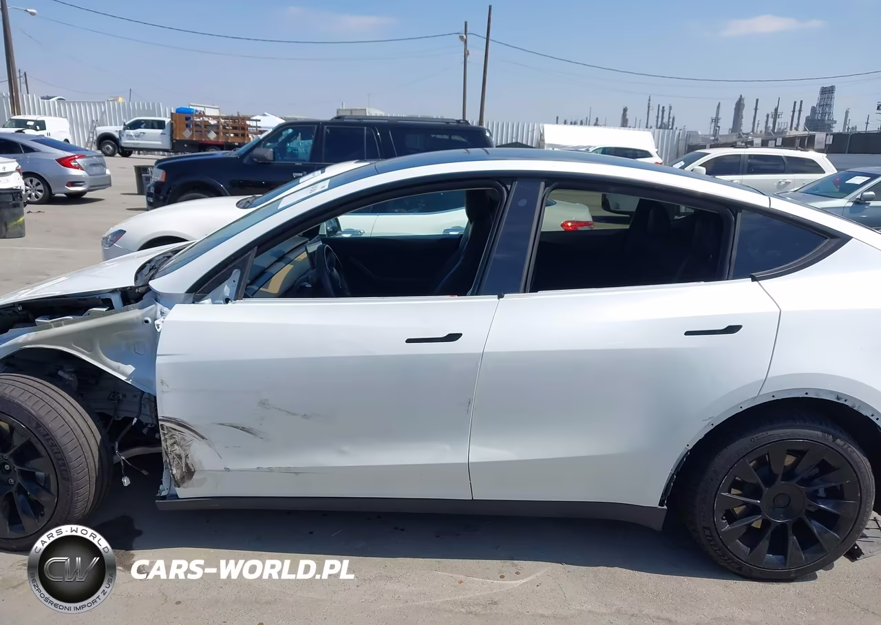 2020 Tesla Model Y Long Range Dual Motor All-Wheel Drive-Performance Dual Motor All-Wheel Drive VIN:5YJYGDEF2LF002373 - 14