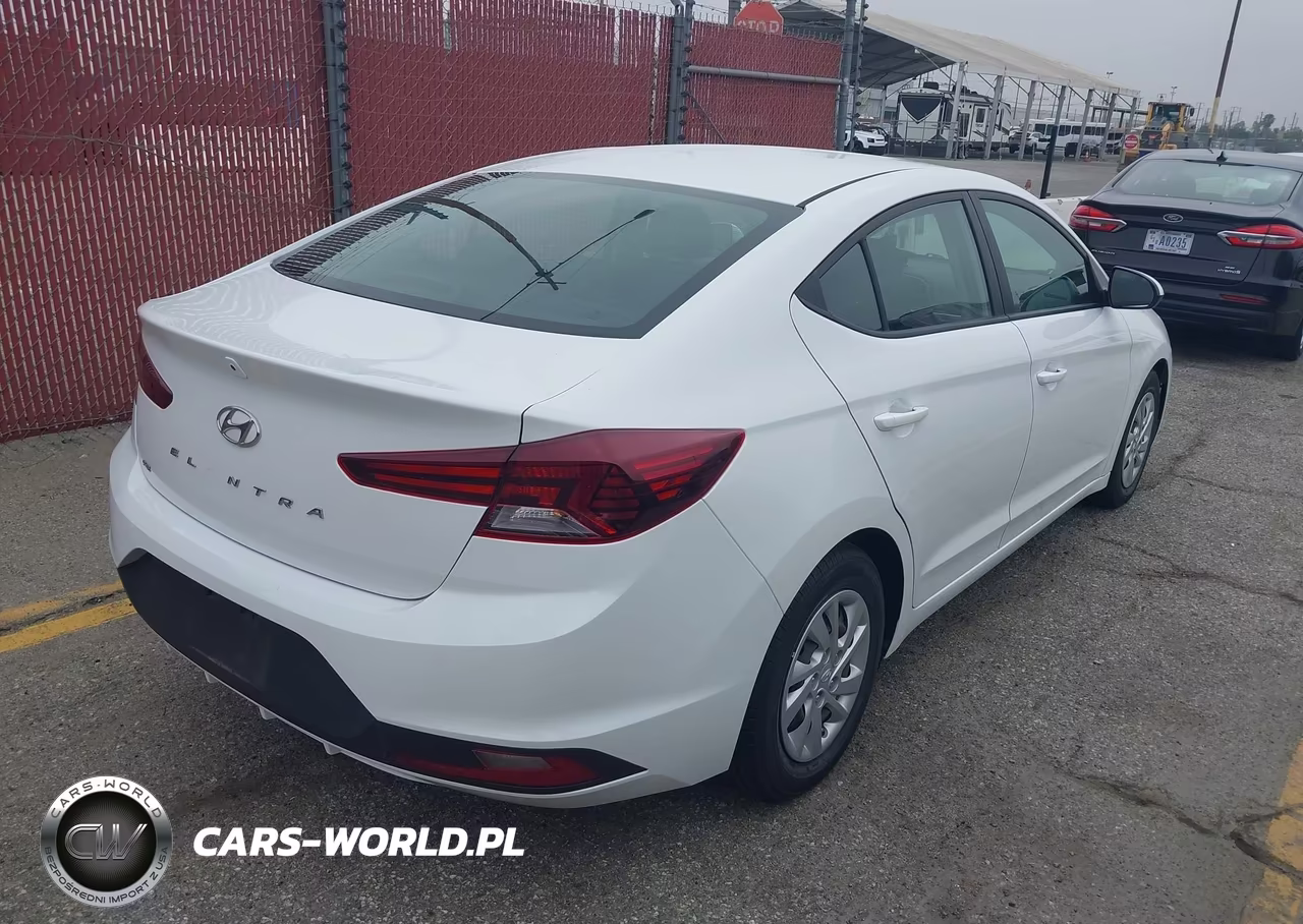 2019 Hyundai Elantra Se VIN:5NPD74LF7KH479172 - 4