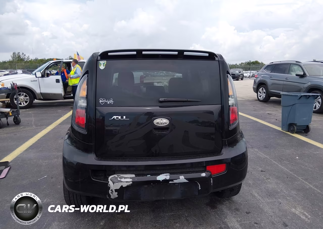 2010 Kia Soul + VIN:KNDJT2A21A7126982 - 17