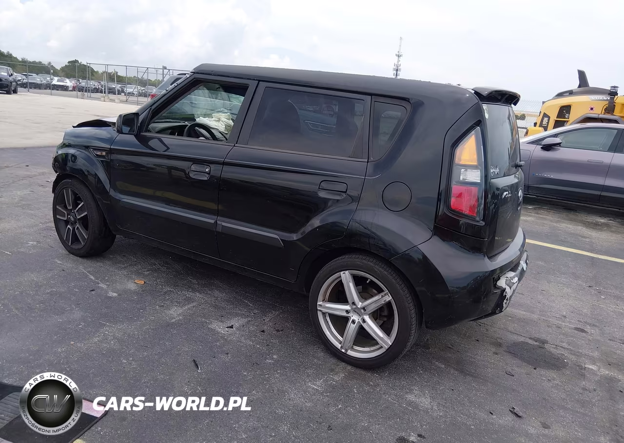 2010 Kia Soul + VIN:KNDJT2A21A7126982 - 3