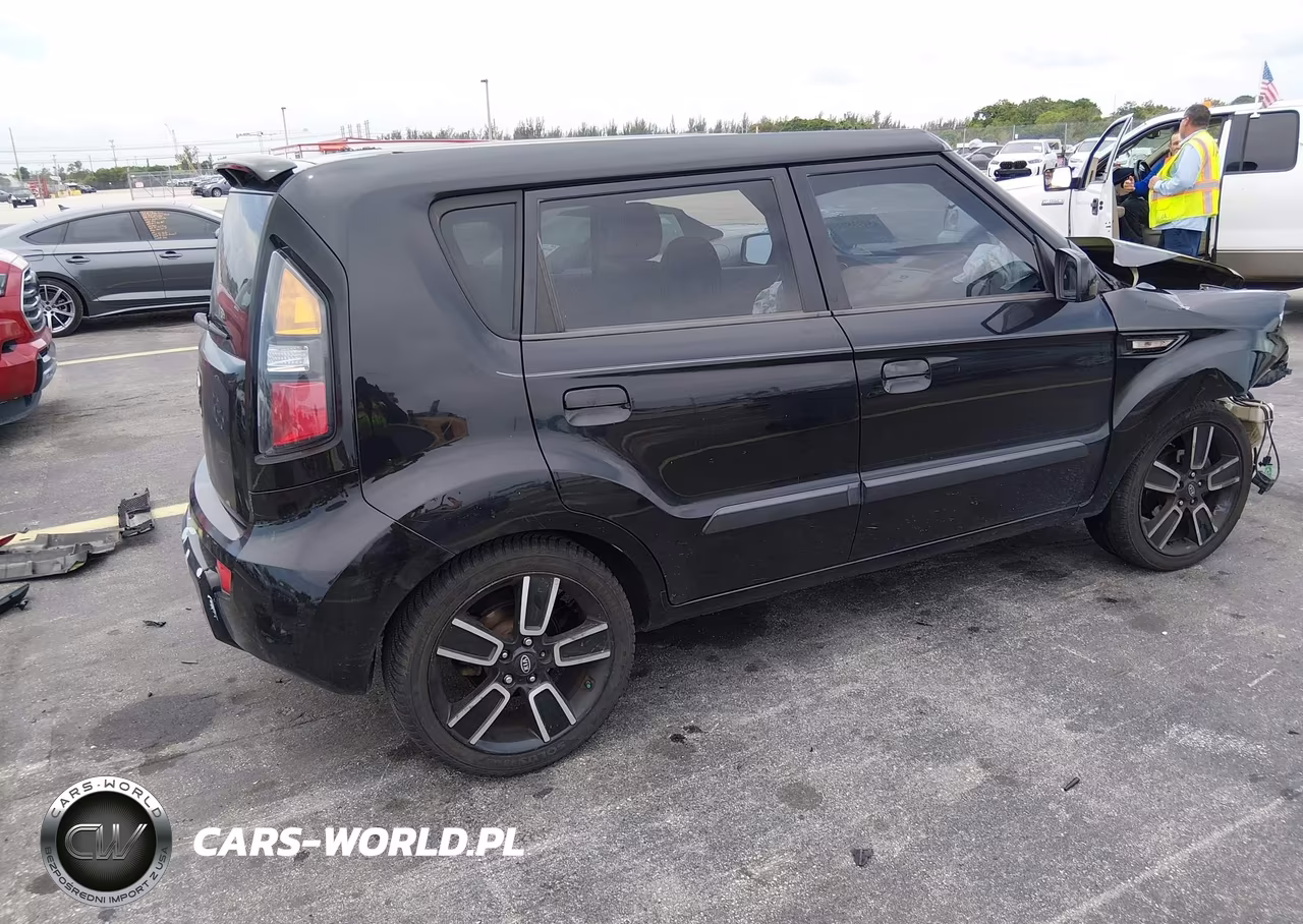 2010 Kia Soul + VIN:KNDJT2A21A7126982 - 4