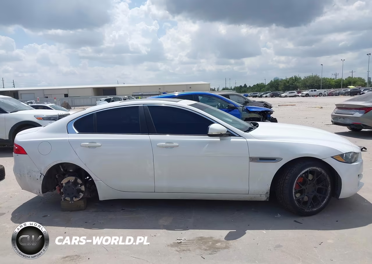 2017 Jaguar Xe 25T VIN:SAJAR4BG4HA958674 - 14