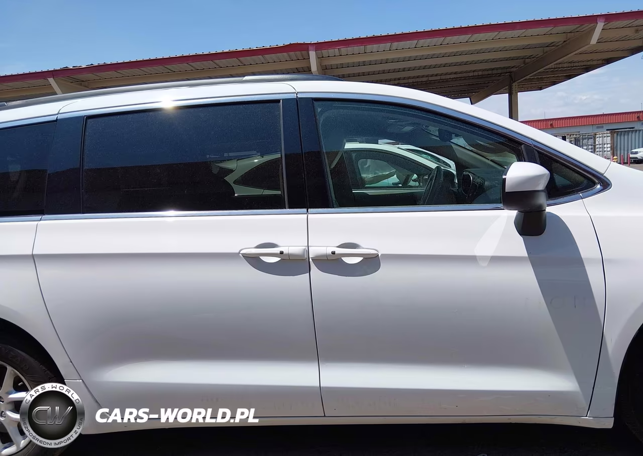 2021 Chrysler Voyager Lxi VIN:2C4RC1DG4MR551961 - 13