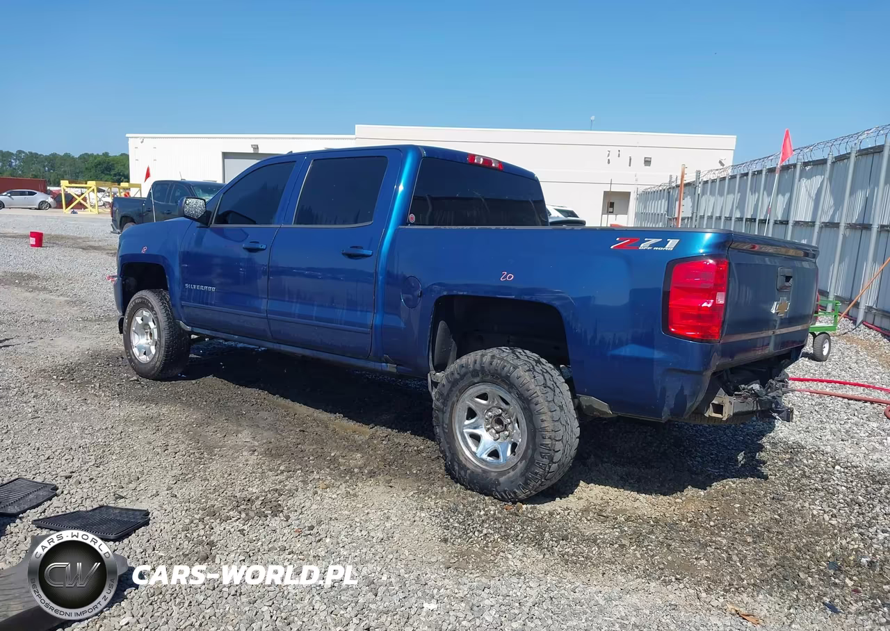 2018 Chevrolet Silverado 1500 2Lt VIN:3GCUKREC1JG452068 - 3