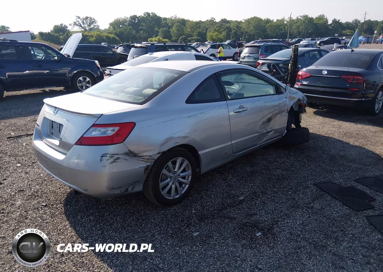 2007 Honda Civic Lx VIN:2HGFG12657H515645 - 4