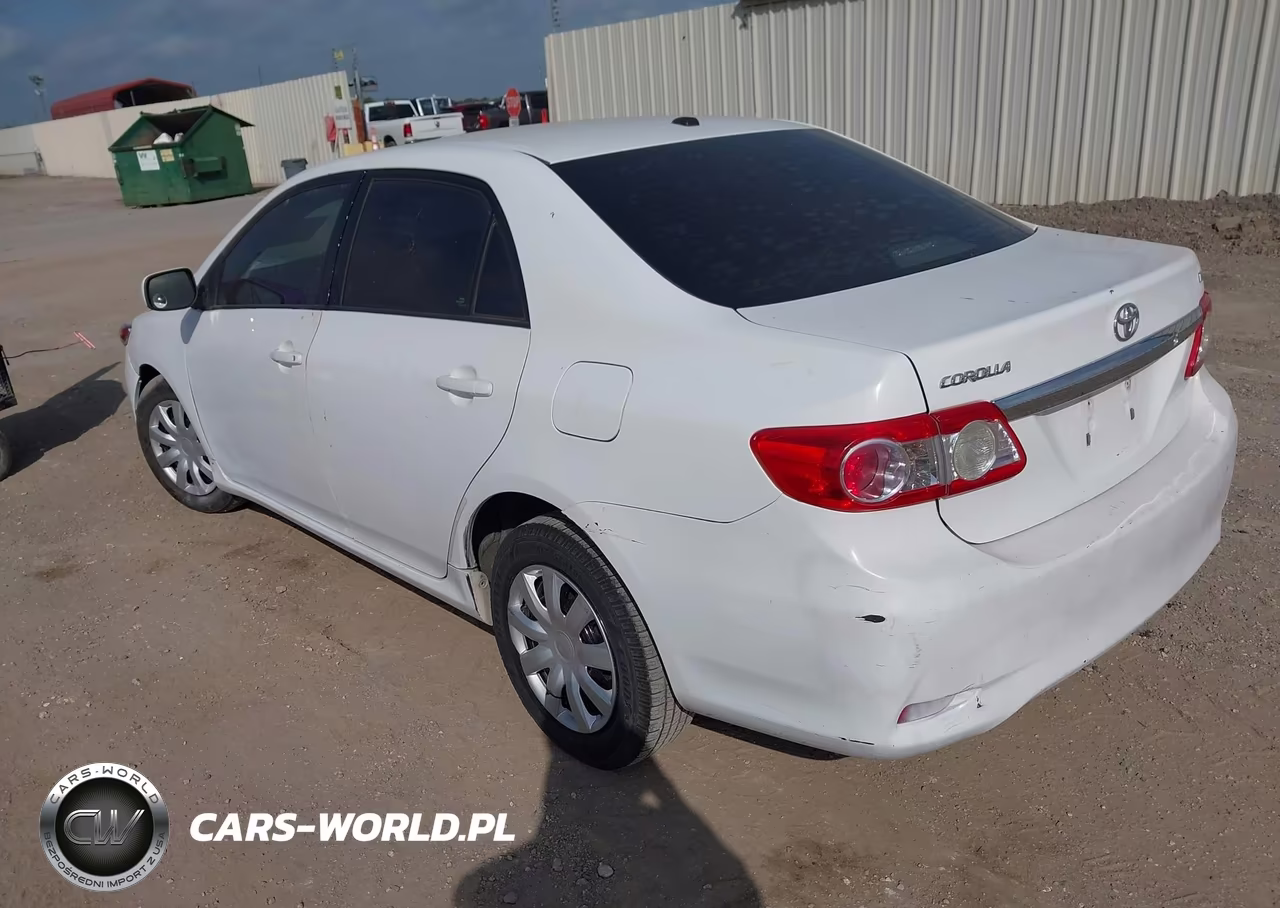 2011 Toyota Corolla Le VIN:2T1BU4EE1BC753456 - 3