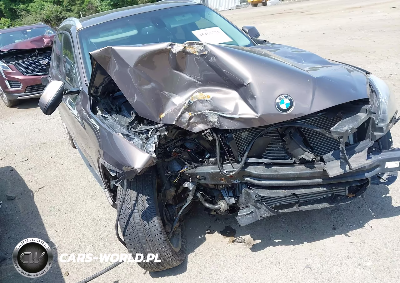 2013 BMW X1 xDrive28I VIN:WBAVL1C5XDVR84838 - 5
