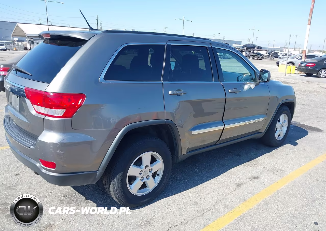 2012 Jeep Grand Cherokee Laredo VIN:1C4RJEAG6CC258930 - 4