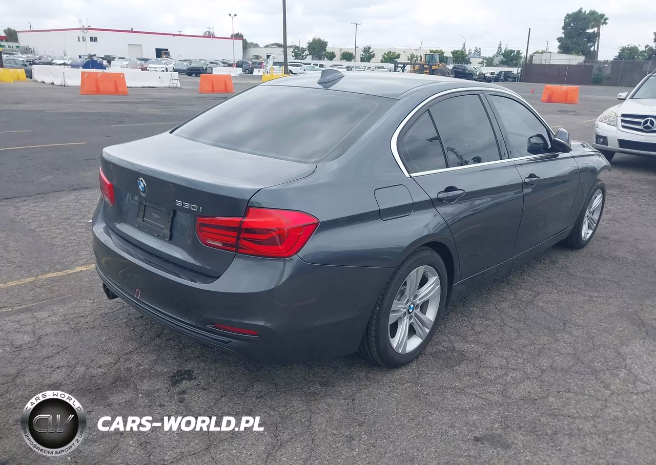 2018 BMW 330I VIN:WBA8B9C59JEE82867 - 4