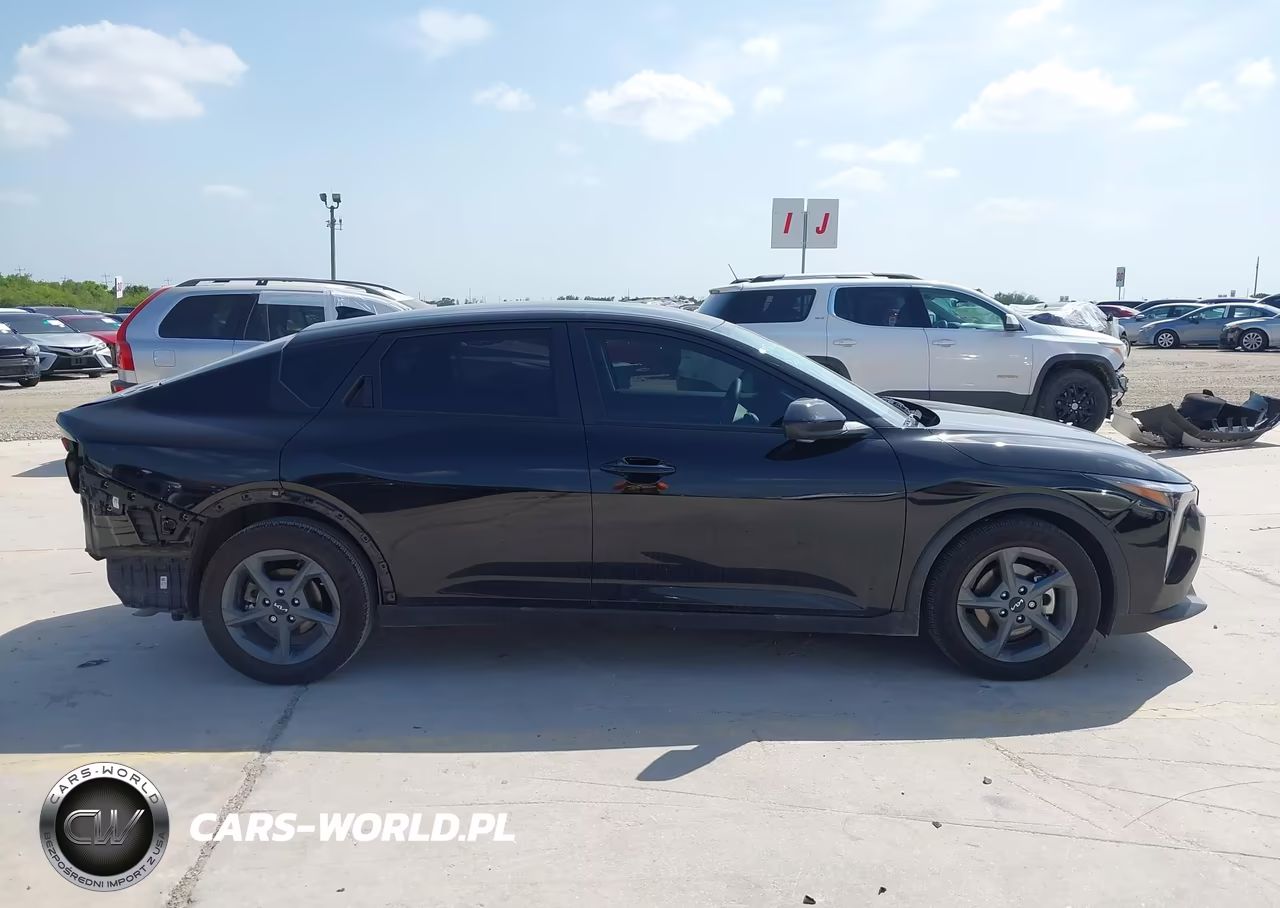 2025 Kia K4 Lxs VIN:3KPFT4DE7SE157579 - 14