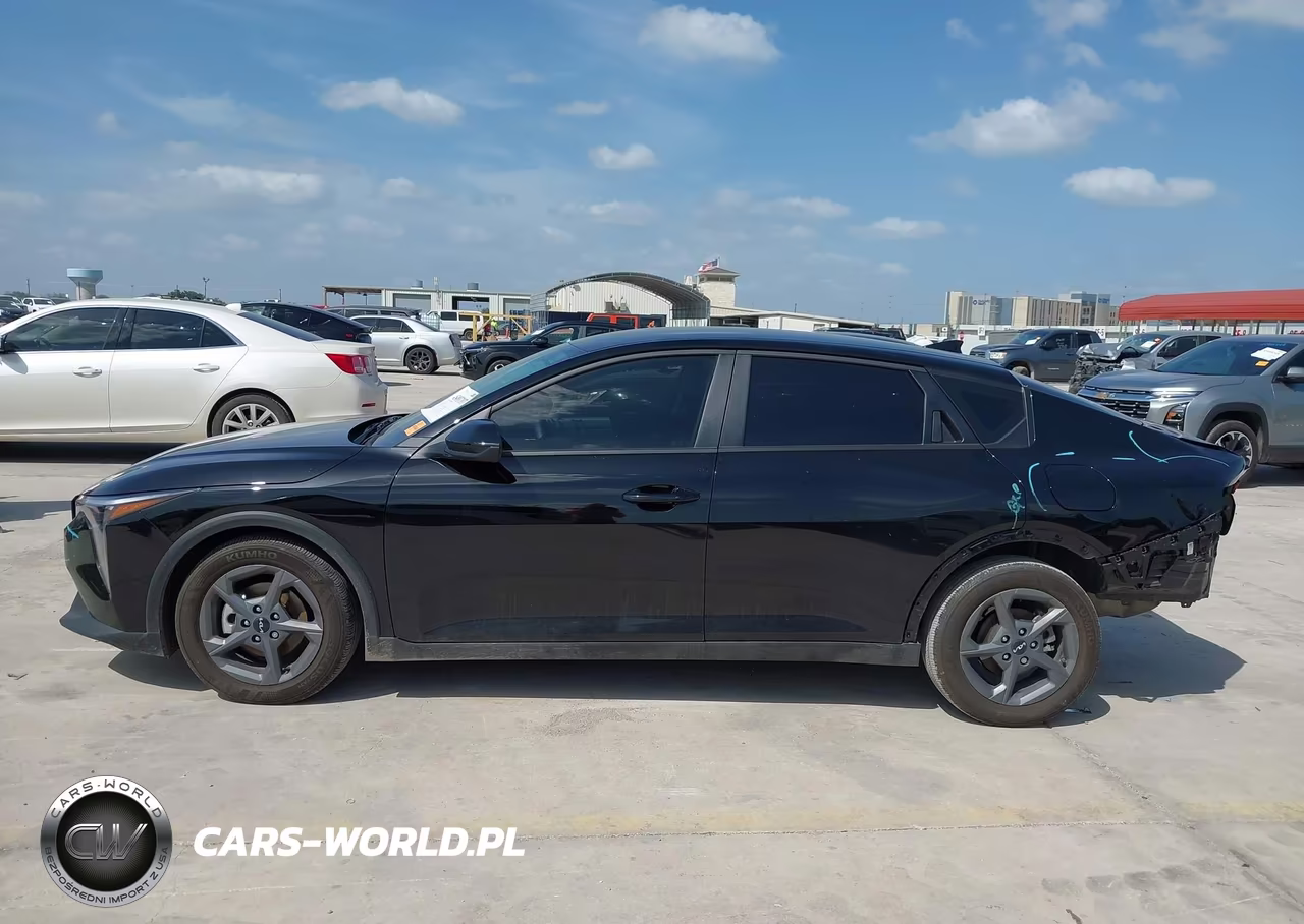 2025 Kia K4 Lxs VIN:3KPFT4DE7SE157579 - 15