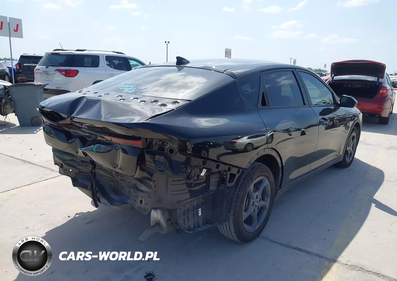 2025 Kia K4 Lxs VIN:3KPFT4DE7SE157579 - 4