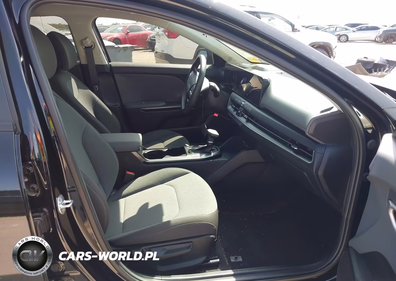 2025 Kia K4 Lxs VIN:3KPFT4DE7SE157579 - 5