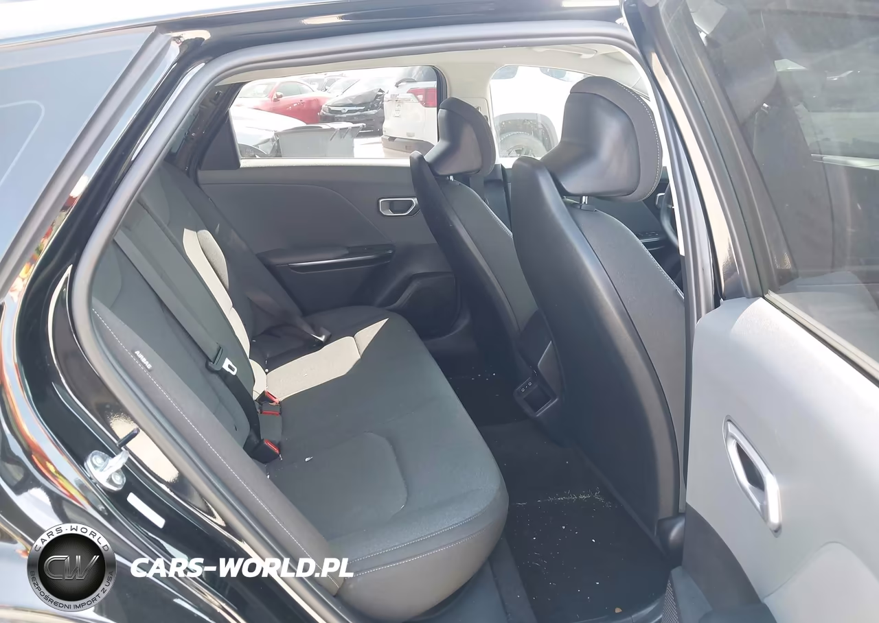 2025 Kia K4 Lxs VIN:3KPFT4DE7SE157579 - 8