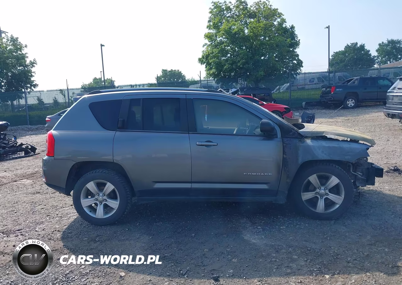 2013 Jeep Compass Latitude VIN:1C4NJDEBXDD261638 - 12