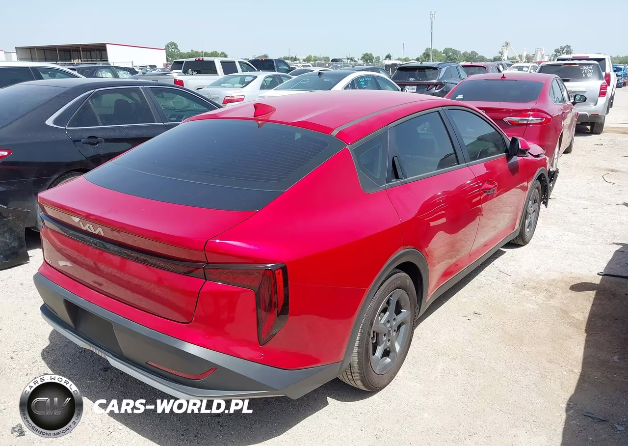 2025 Kia K4 Lxs VIN:3KPFT4DE3SE145851 - 4